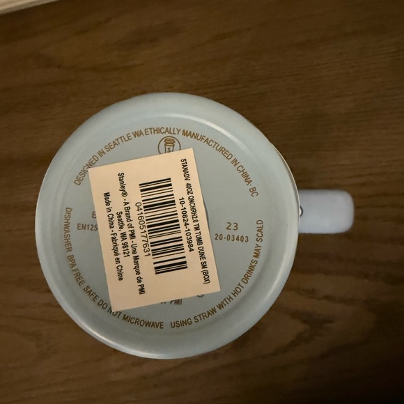 Stanley Light Blue Hello Kitty Tumbler with Gold Accents 40oz - Picture 4 of 4